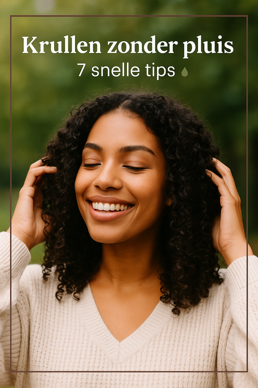 Model met pluis-vrije, gedefinieerde krullen buiten – 7 snelle anti-pluis tips met co-wash en clarifying (Your Crown Journey)