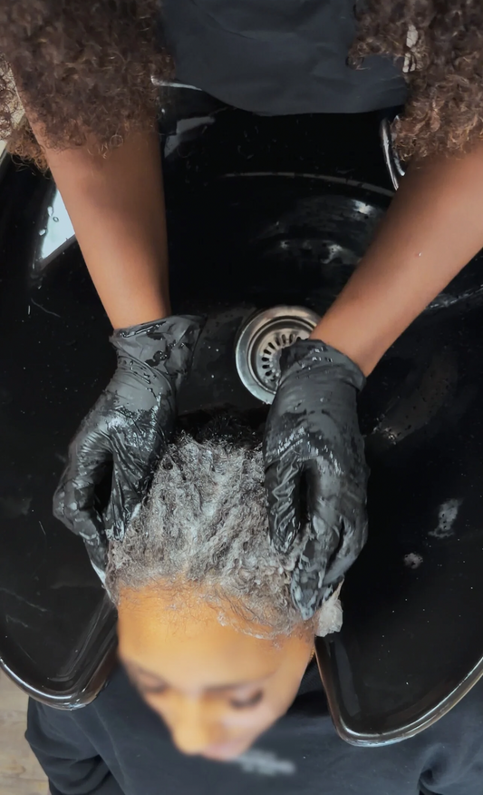 Intensieve Haarbehandeling afro kroes en krullend haar