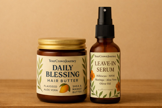 Hydratatie & Zachte Definitie voor Krullen en Coils

Een krachtige maar lichte combinatie voor pluiscontrole, zachtheid en natuurlijke definitie.